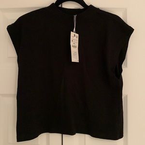 Black cropped sleeve tshirt
